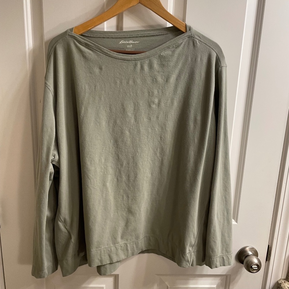 Eddie Bauer Women's Tempo Light Long-Sleeve Boatneck Tee, Green, XL